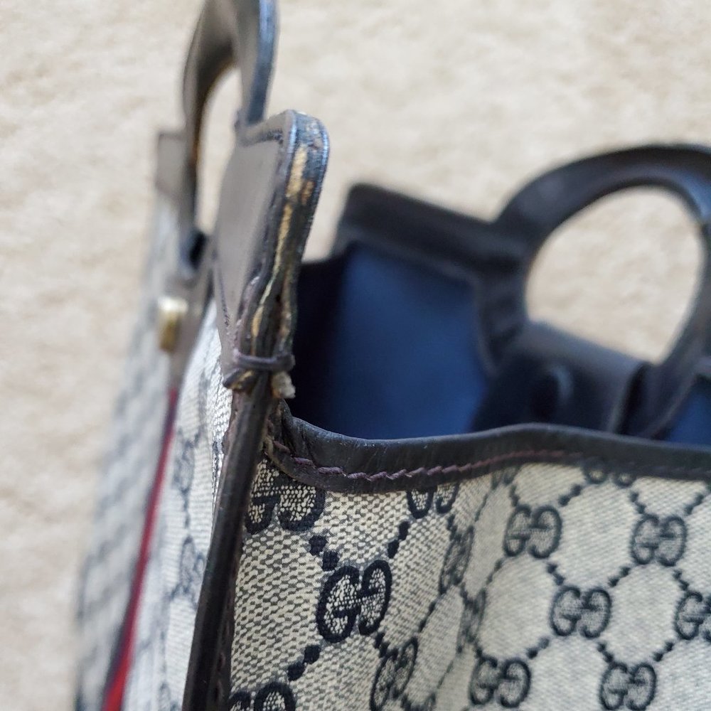 Poor Condition Blue Vintage Gucci Handbag - Picture 13 of 16